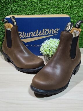 Blundstone 1673 Heeled Chelsea Boot - Antique Brown US Women's 10.5 / AU 7.5 NEW